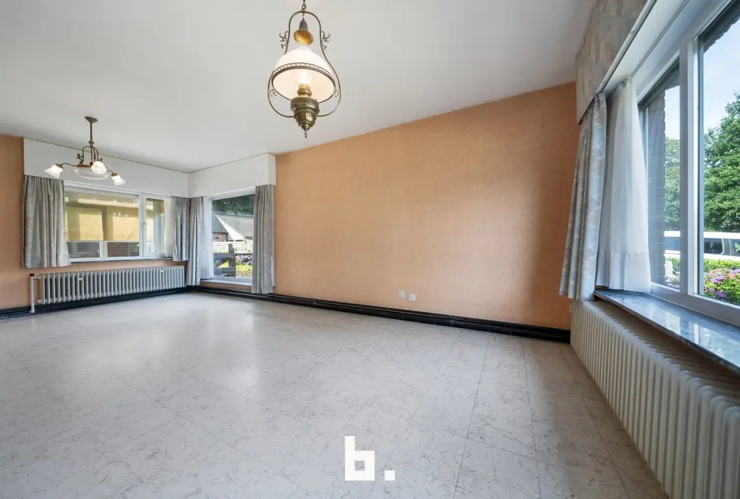 Karaktervolle laagbouwvilla op een perceel van 1.710 m² – Toplocatie in Oedelem - Oedelem