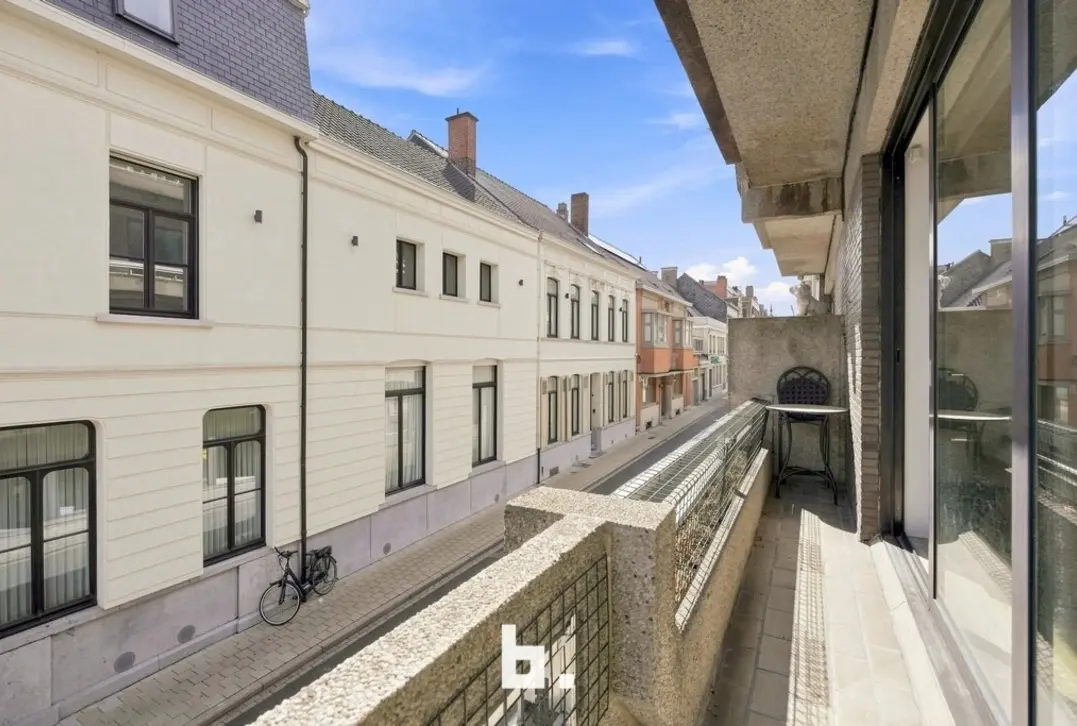 Instapklaar 2-slaapkamerappartement op topligging in Izegem - Izegem