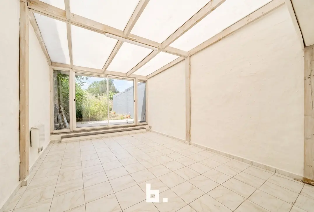 Woning met zeer veel potentieel te Kortrijk! - Kortrijk