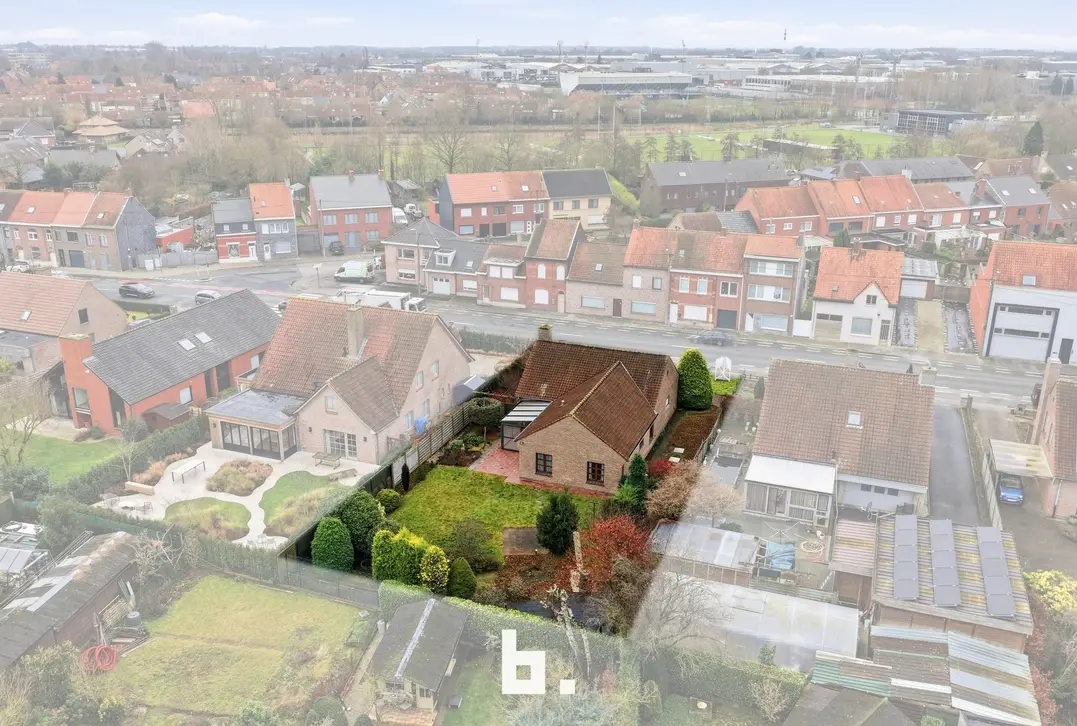 Ruime en instapklare bungalow met 3 slaapkamers op een perceel van 844 m²! - Roeselare