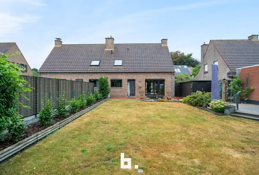 Halfopen bebouwing met 3 slaapkamers en garage op Topligging! - Sint-Andries