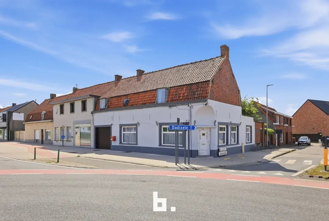 Ruime woning met veel potentieel op centrale ligging in Dadizele - Moorslede