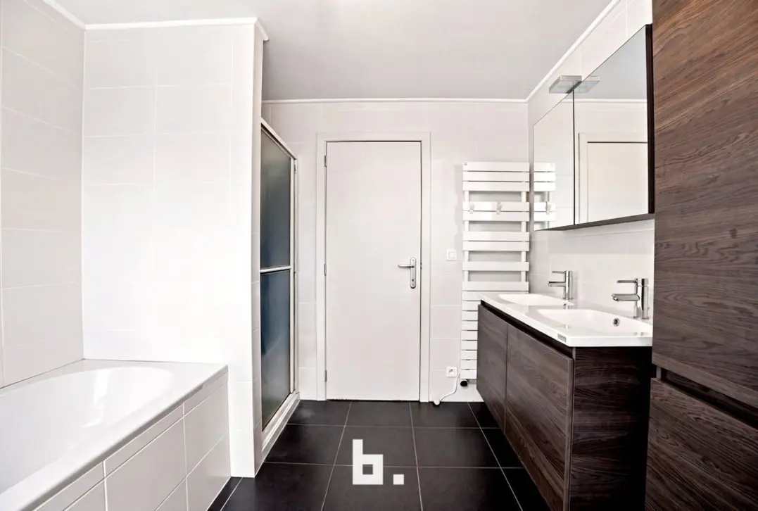Energiezuinige woning met ruime loods van ca. 140 m² op centrale ligging - Roeselare
