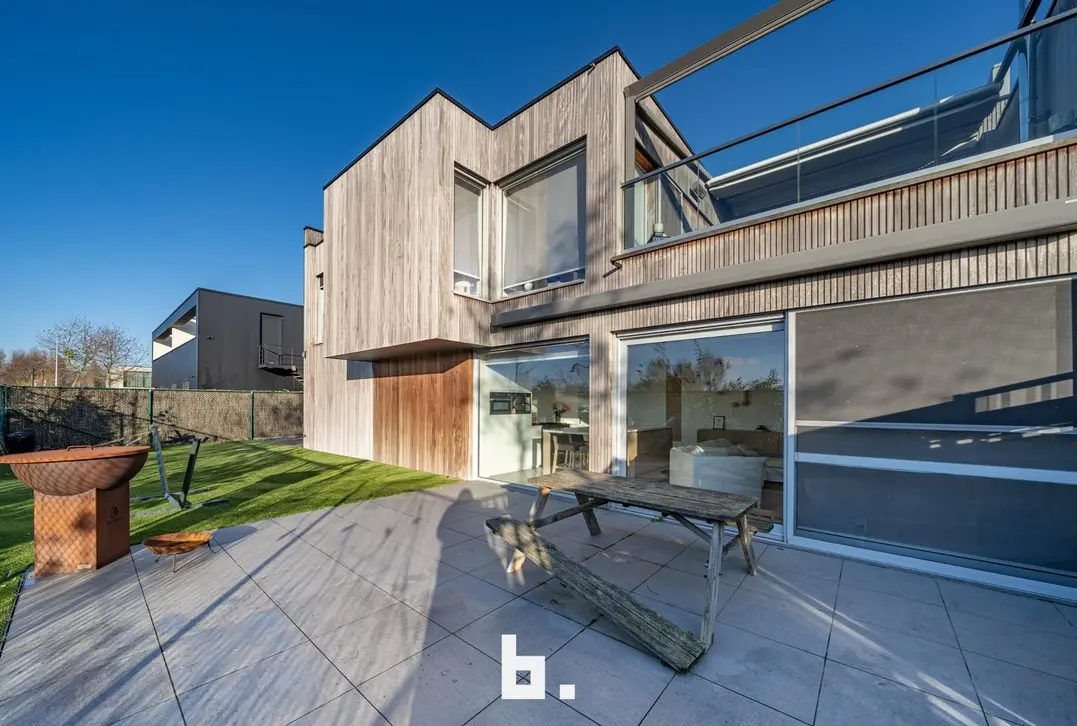 Luxueuze loods met appartement - Jabbeke