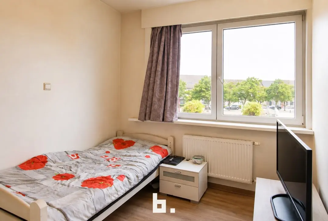Te renoveren appartement met 2 slaapkamers, terras en zicht op het groen - Oostende