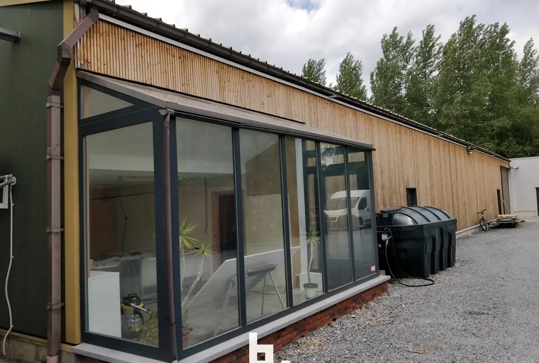 Industriehal met kantoor te Wellen - Wellen