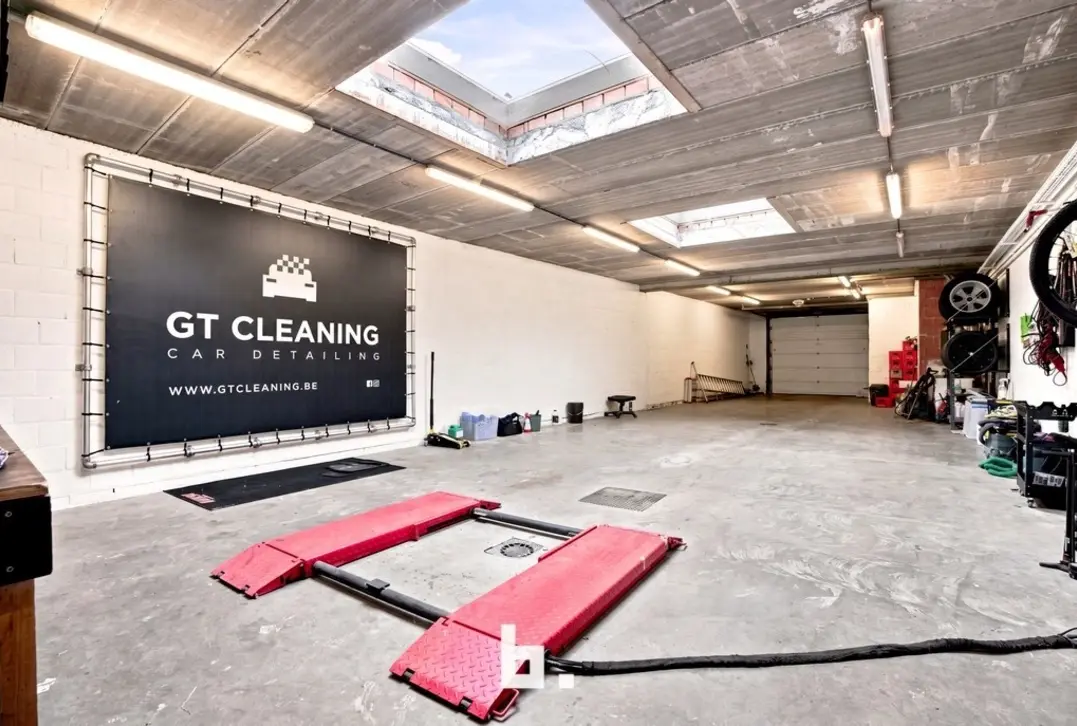 Energiezuinige woning met ruime loods van ca. 140 m² op centrale ligging - Roeselare