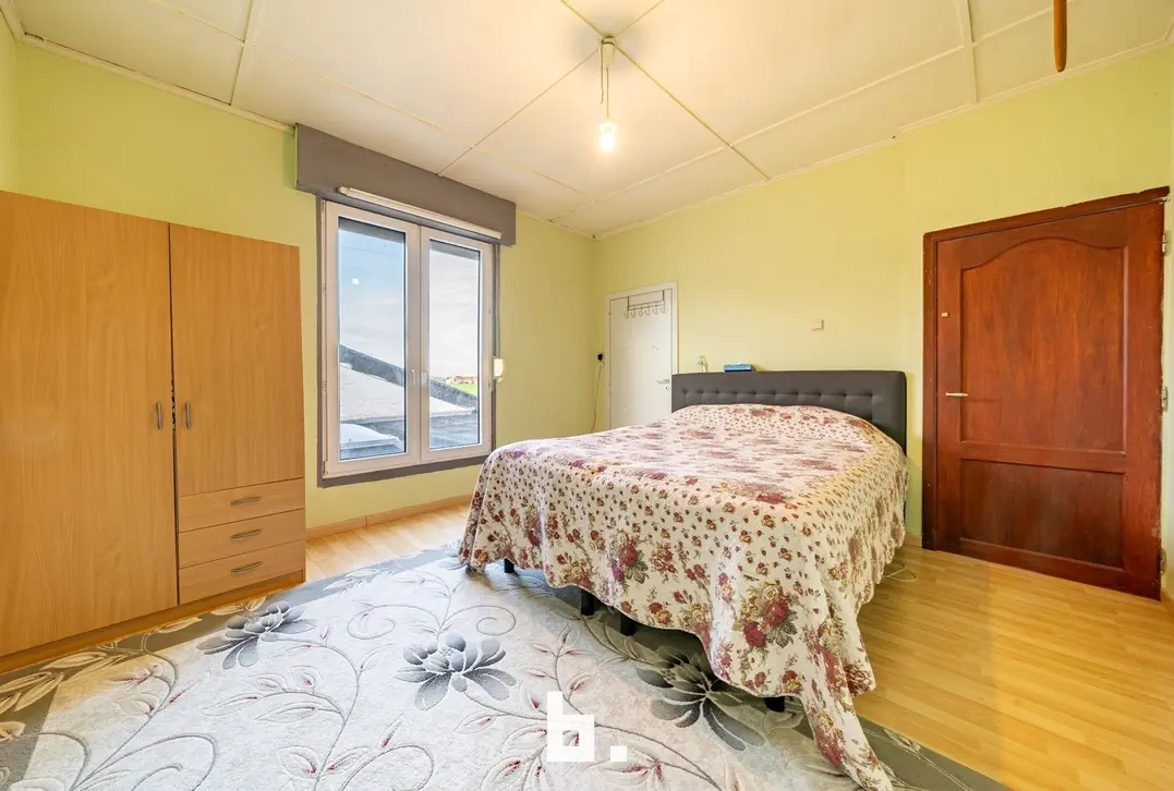 Ruim te renoveren woning  - Oostkamp