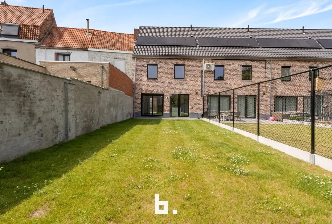 Ruime nieuwbouwwoning met zonnige tuin - Kortrijk