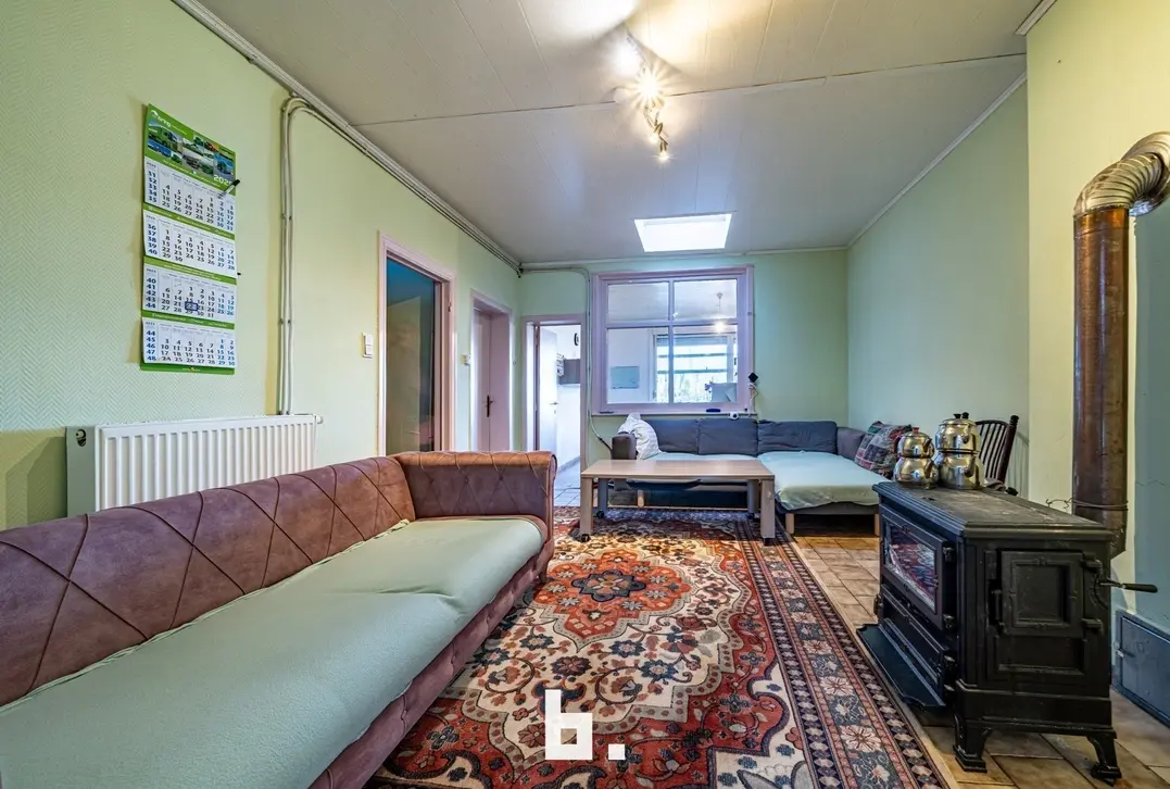 Ruime te renoveren woning boordevol potentieel - Oostkamp