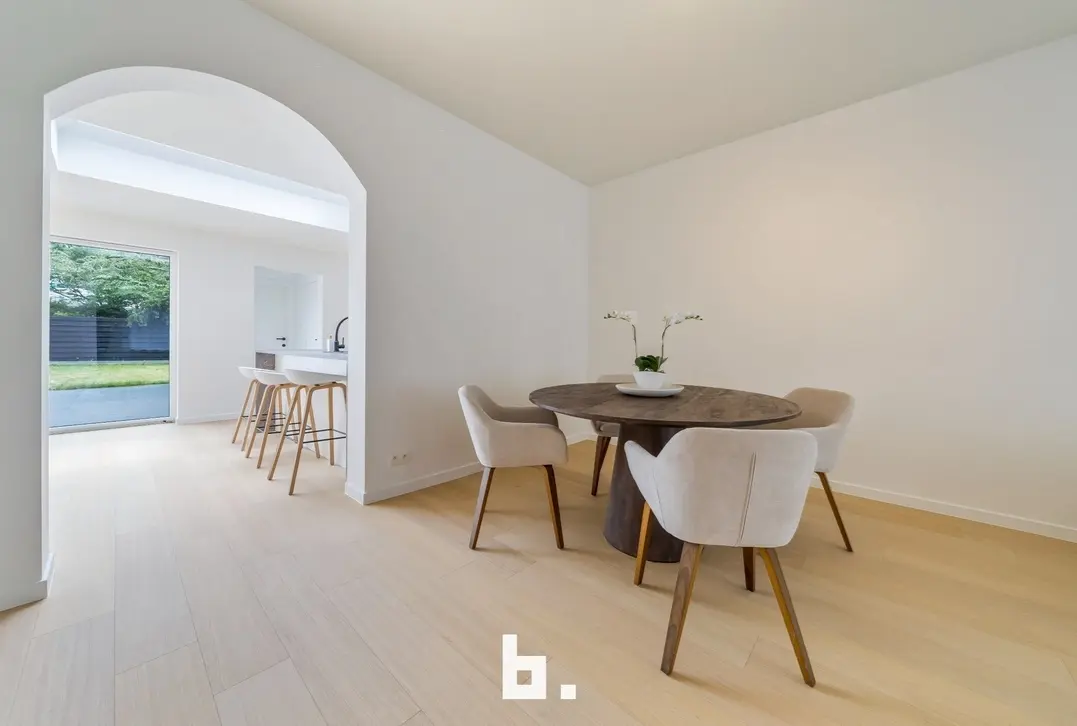 Stijlvol gerenoveerde woning met 4 slpks en een prachtige tuin in hartje Knokke-Heist - Knokke-Heist