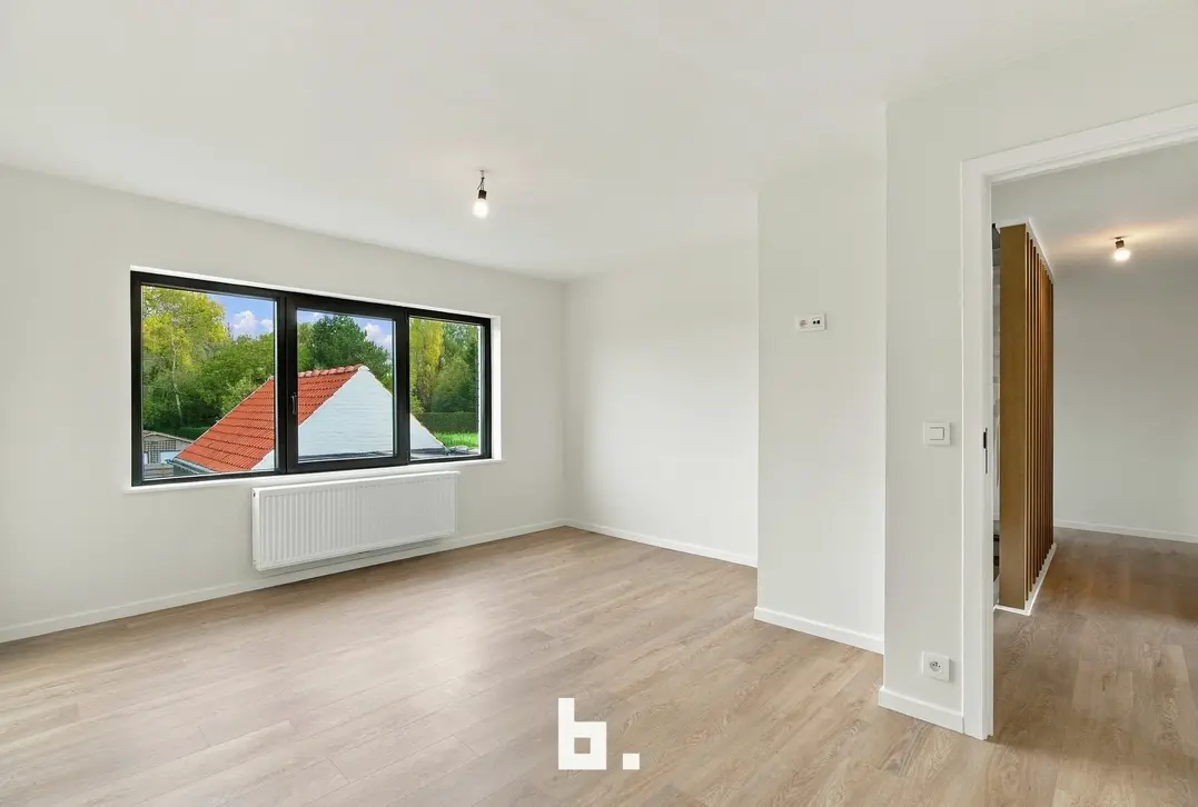 Instapklare, volledig gerenoveerde woning met 5 slaapkamers en 219 m² woonoppervlakte! - Ledegem