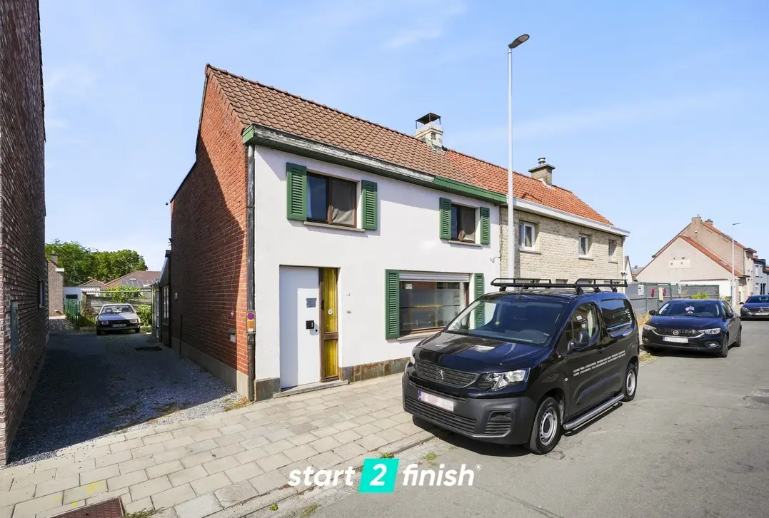 Halfopen woning met 3 kamers & garage in Desselgem - Waregem