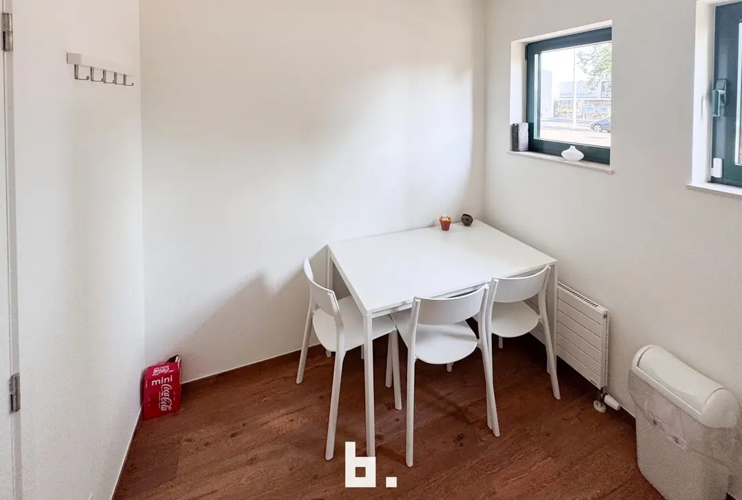 Praktijkruimte (20m²) te huur op toplocatie langs de Maalse Steenweg te Sint-Kruis  - Sint-Kruis