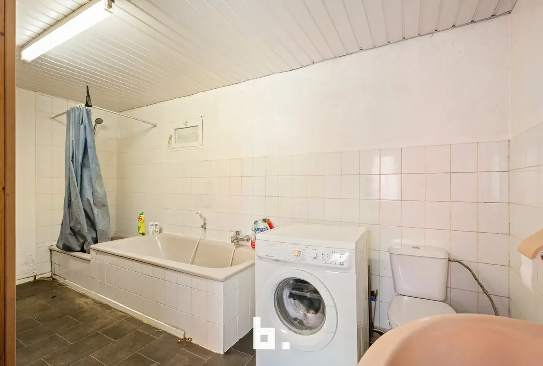 Pand met eindeloos potentieel op topligging te Kortrijk! - Kortrijk - €280.000