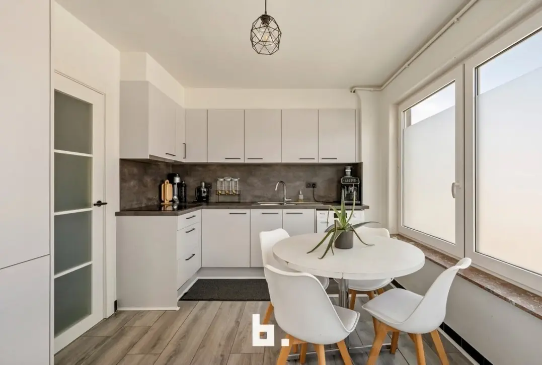 Ruim duplexappartement met 2 slaapkamers, garage en zonnig zuidgericht terras - Roeselare