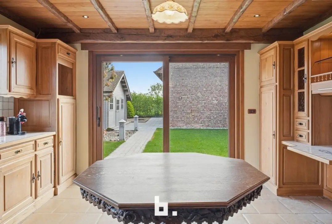 Karaktervolle villa met loods, 36 zonnepanelen en tal van mogelijkheden!  - Tielt
