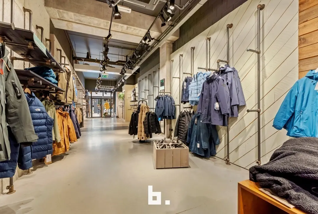 Winkelruimte van 592 m² met een ideale locatie in het hart van Roeselare! - Roeselare