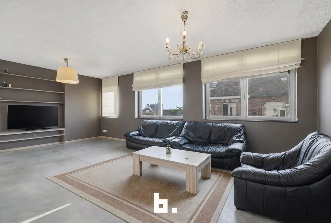 Energiezuinig duplexappartement met 3 slaapkamers en parking!-Waregem-€190.000