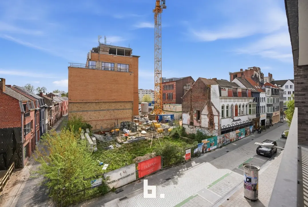 Uniek 3-slaapkamerappartement (133m²) met zonnig terras (15m²) op bijzonder centrale ligging - Kortrijk - €450.000