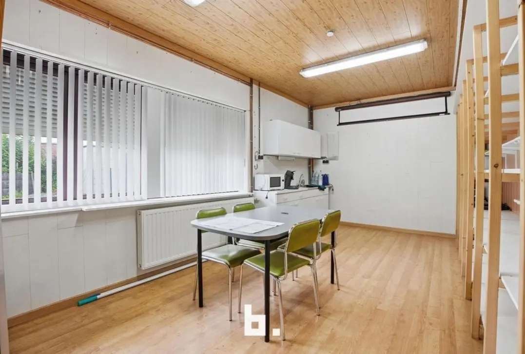 Multifunctioneel en vlot inrijbaar magazijn - Roeselare