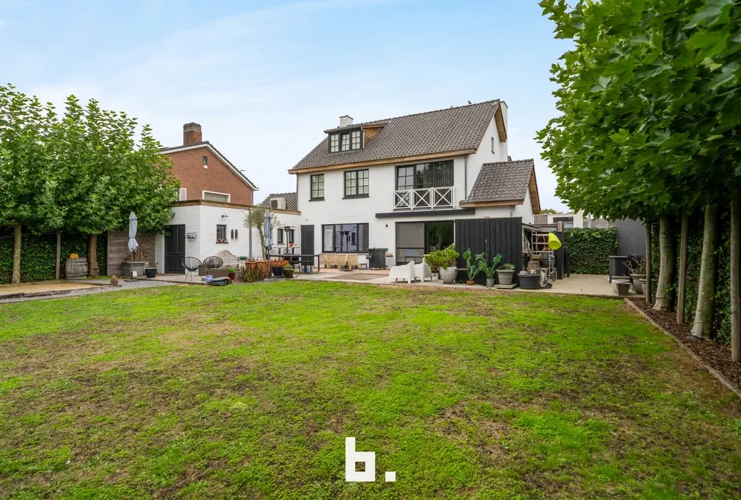 Prachtige ruime villa op een zonnig perceel - Sint-Andries