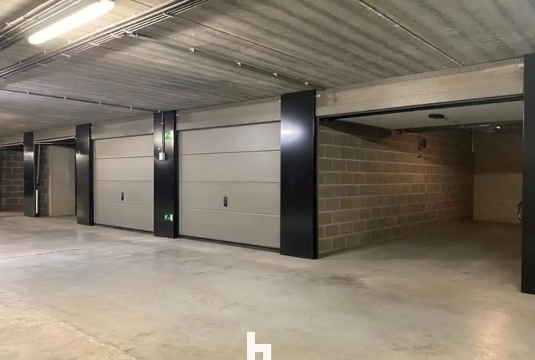 Twee afgesloten garageboxen op toplocatie onder project Dulle Griet Garden te Vrijdagsmarkt Gent - Gent