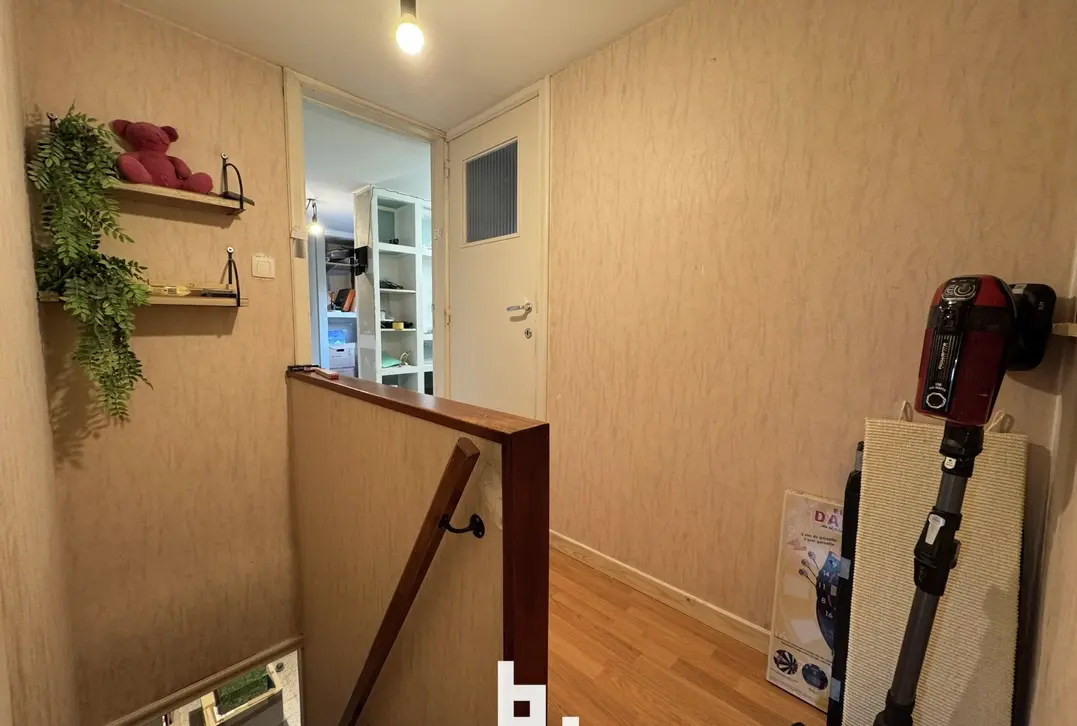 Renovatiewoning met oprit en garage in Desselgem te koop - Waregem