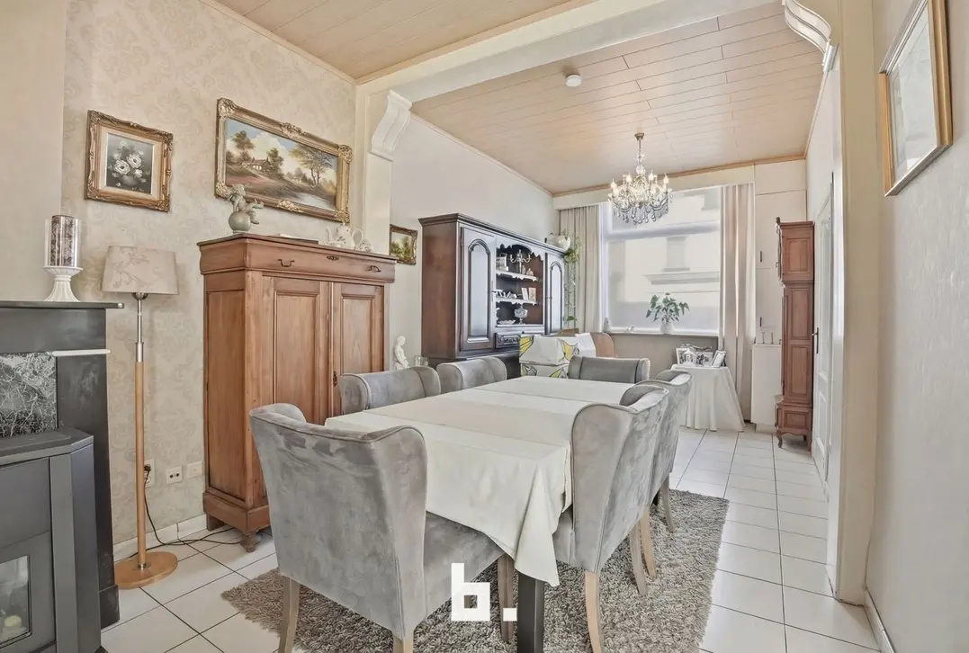 Ruime gezinswoning met tuin nabij het centrum - Roeselare