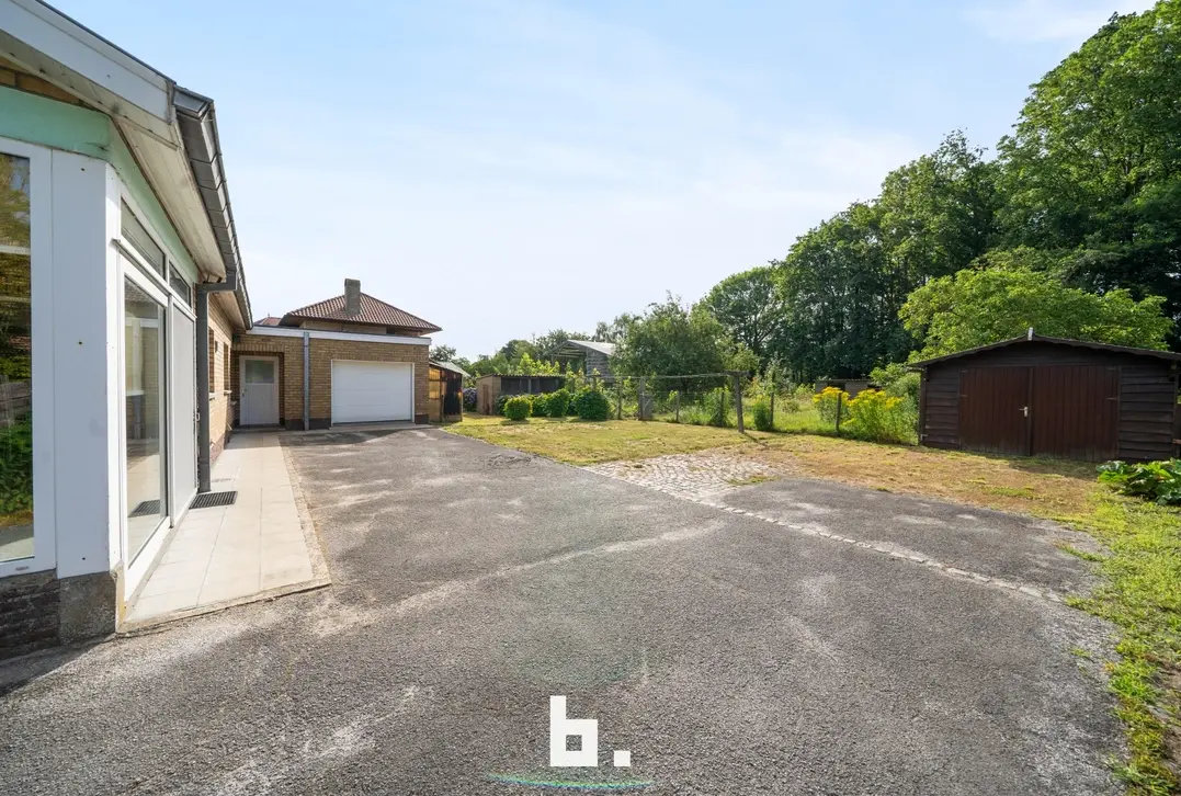 Karaktervolle laagbouwvilla op een perceel van 1.710 m² – Toplocatie in Oedelem - Oedelem