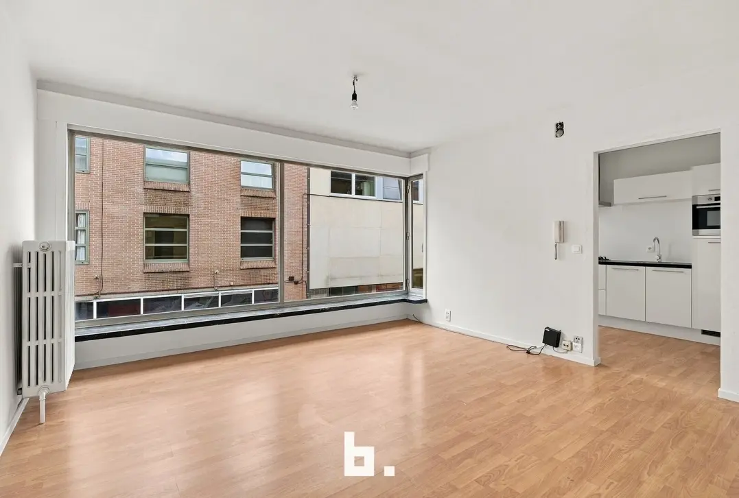 Centraal gelegen 2-slaapkamerappartement met kelderberging in Roeselare - Roeselare
