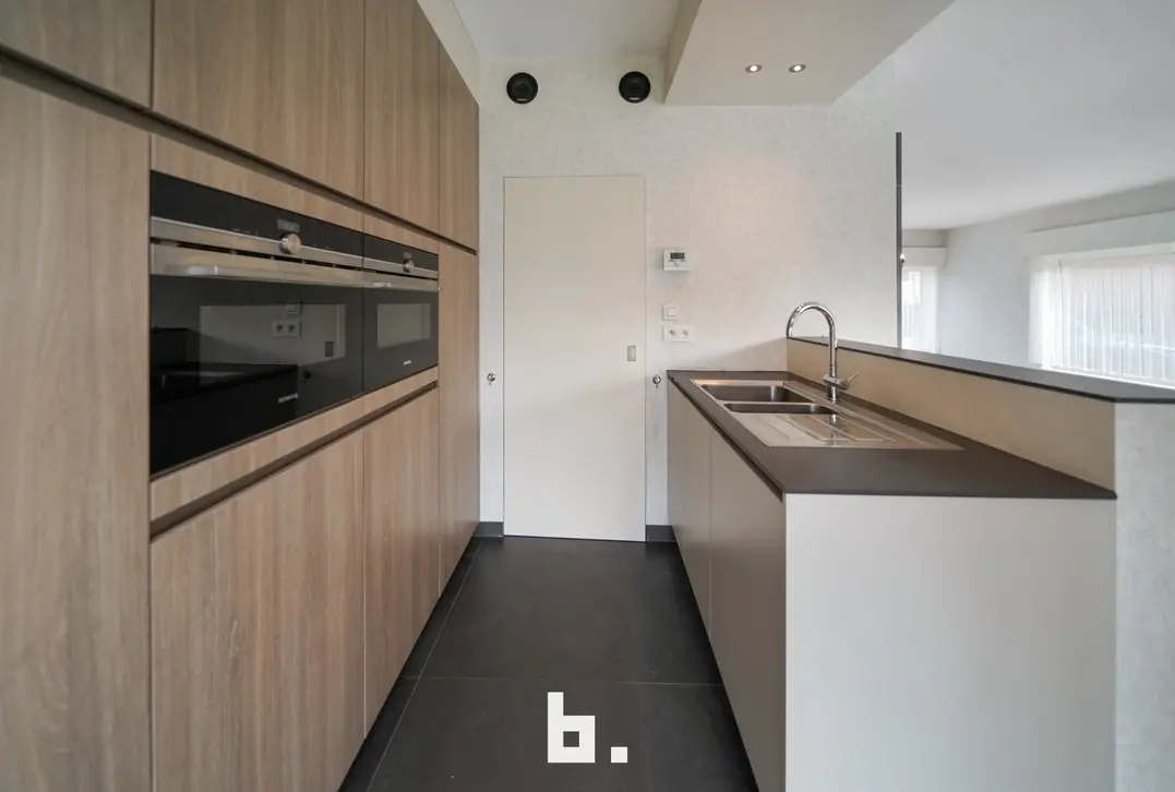 Halfopen woning met garage en tuin in Sint-Andries - Sint-Andries
