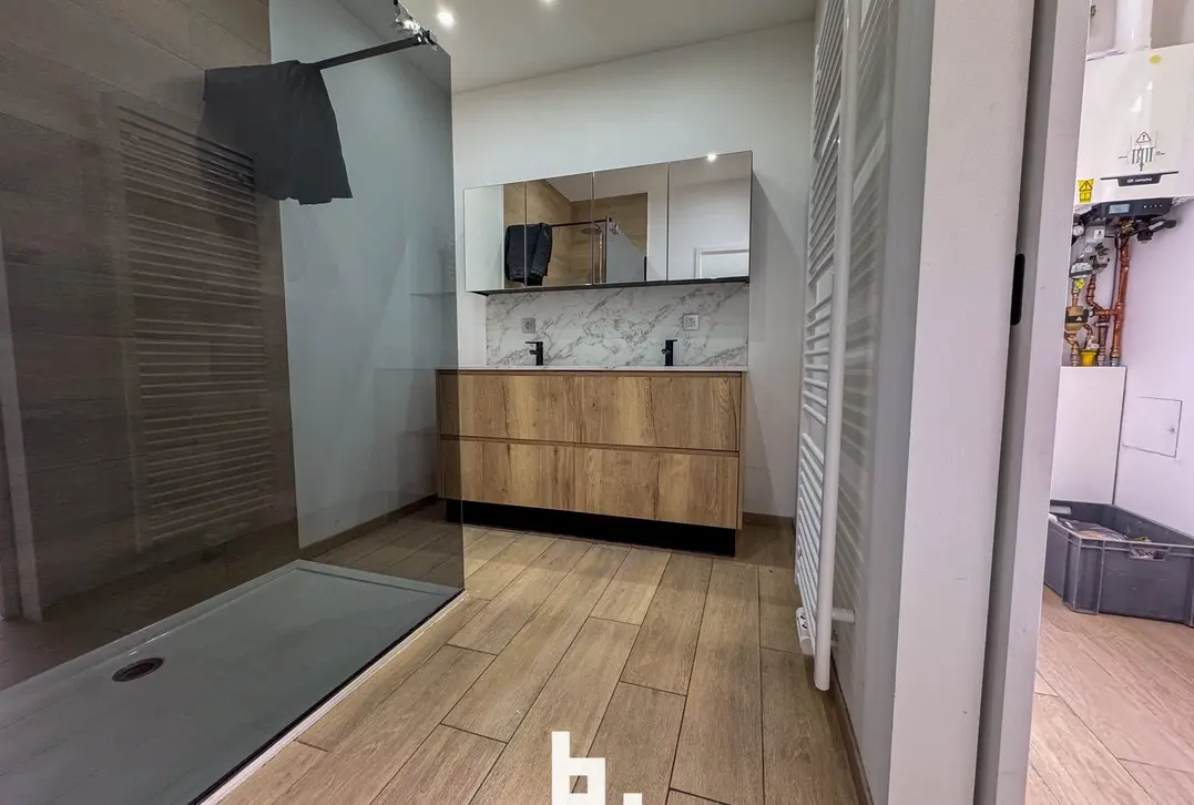 Gerenoveerde gezinswoning / kangoeroewoning met 5 kamers in Kuurne - Kuurne