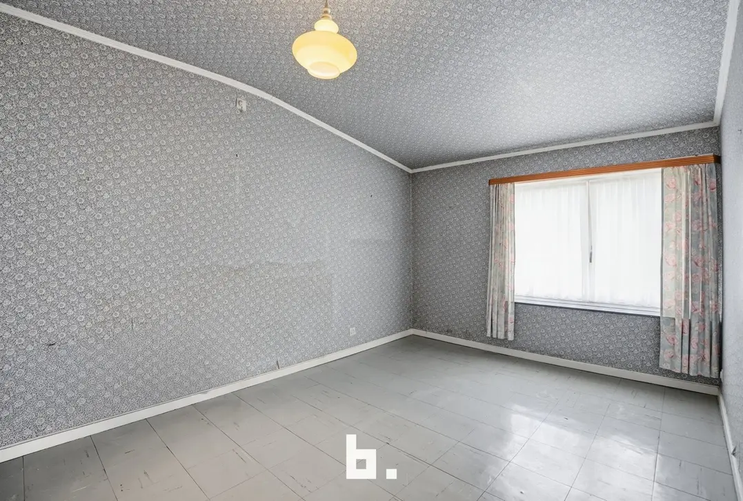 Charmante halfopen bebouwing met 4 slaapkamers, veranda en ruime tuin in Hooglede - Hooglede