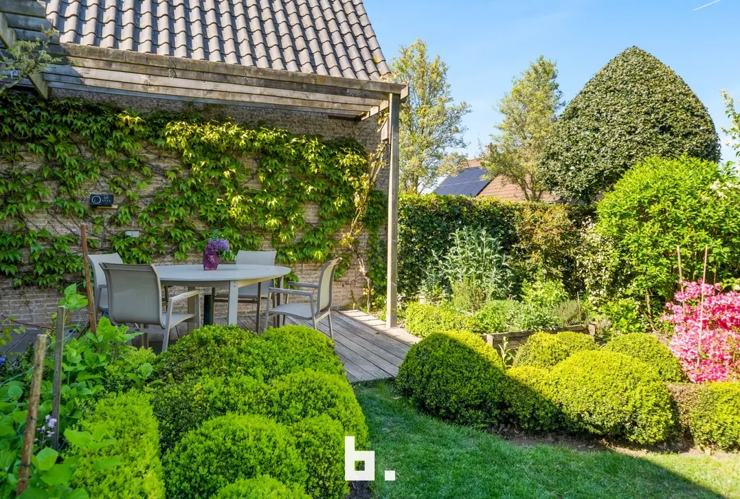 Uitzonderlijk ruime villa met praktijkruimte - Varsenare