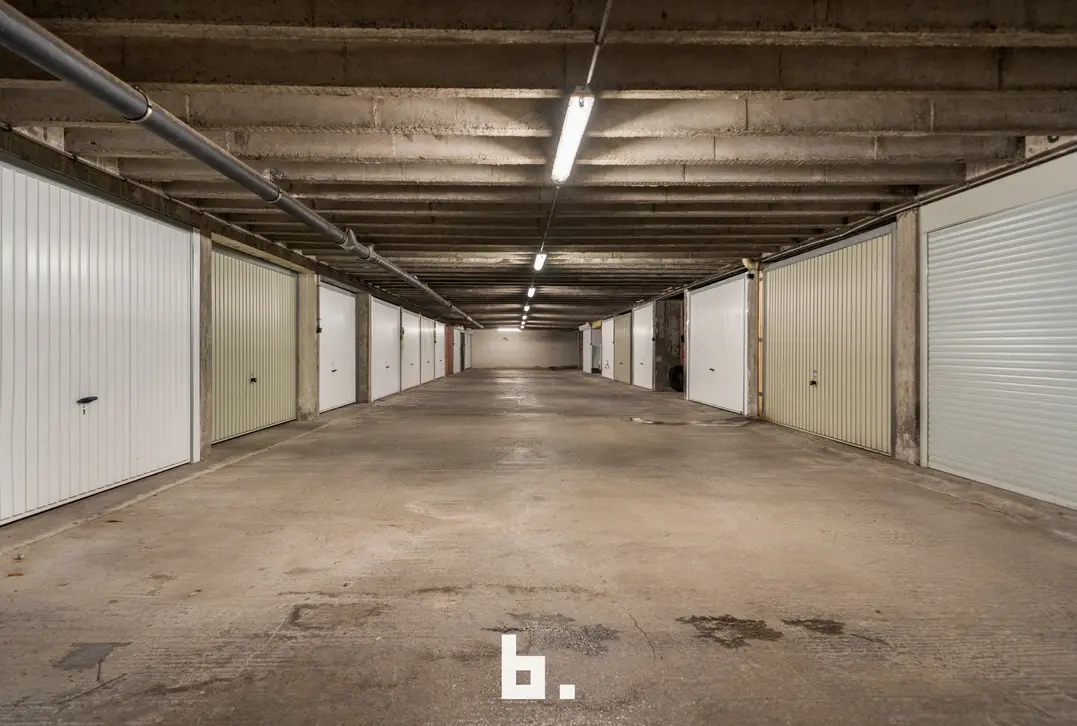 Appartement met 3 slaapkamers, kelderberging en garage inbegrepen - Sint-Andries