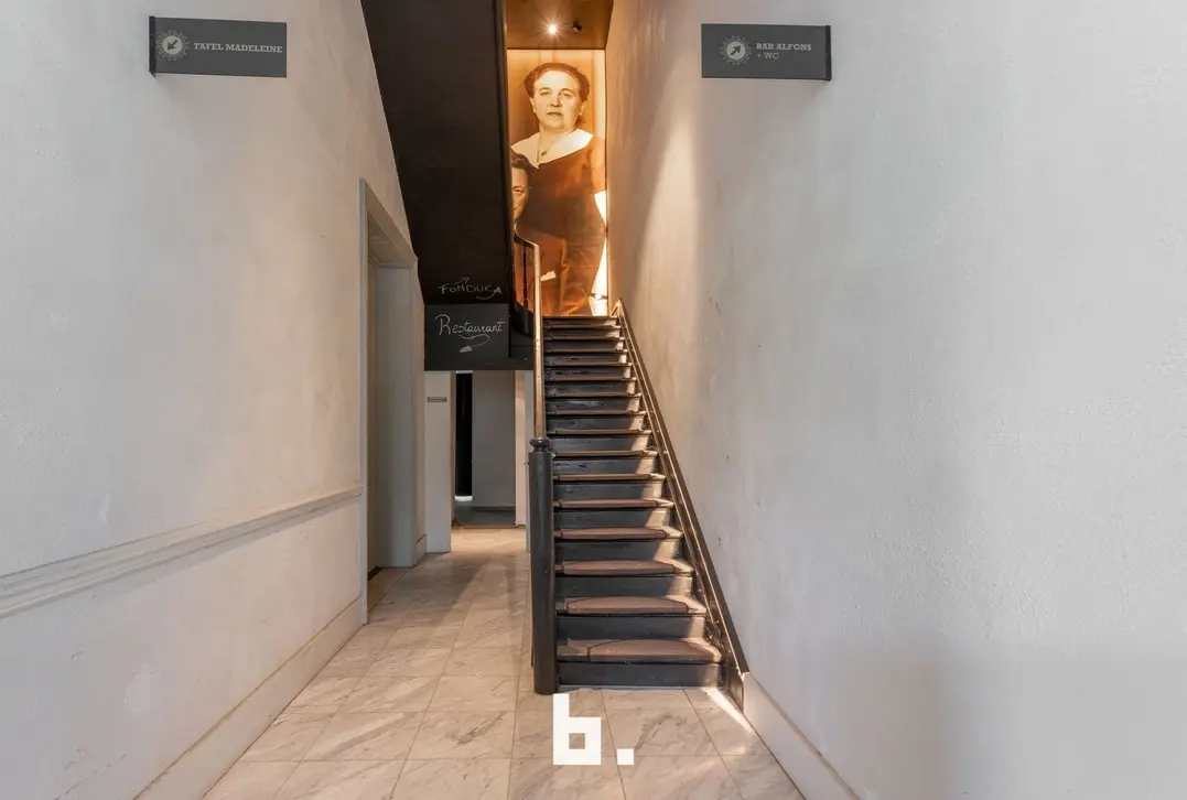 Exclusief neoclassicistisch herenhuis in hartje Roeselare - Roeselare