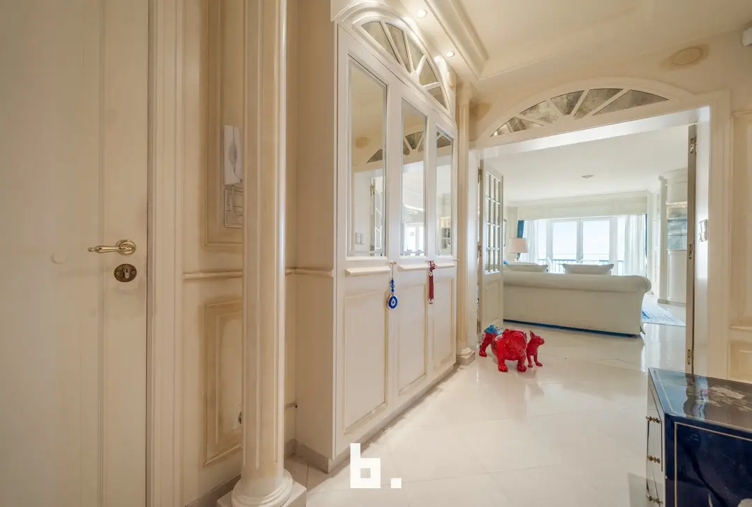 Exclusief zeezicht op de Albert I-Promenade – 125 m² met potentieel voor 3 slaapkamers te Oostende  - Oostende