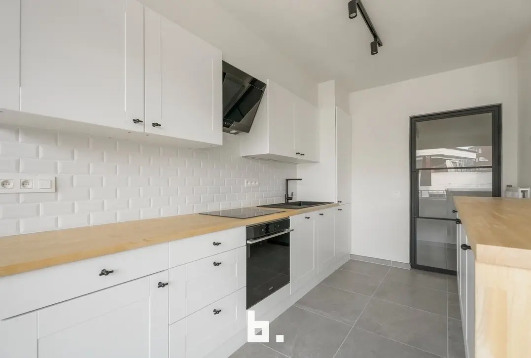 Lichtrijk en ruim appartement met 2 terrassen en garage nabij het centrum - Kortrijk