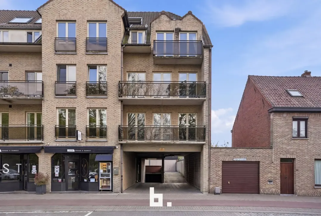 Lichtrijk appartement met twee terrassen en zicht op het Park van de Walle in Roeselare - Roeselare