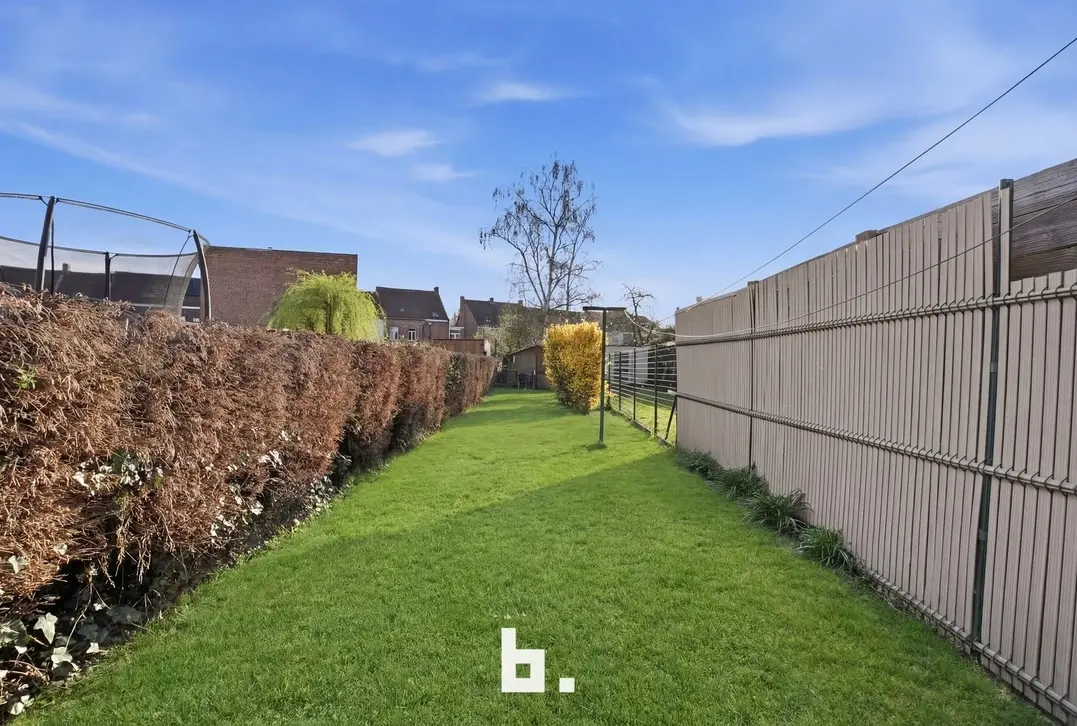 Centraal gelegen woning met zonnige tuin in het centrum-Wervik-€99.000