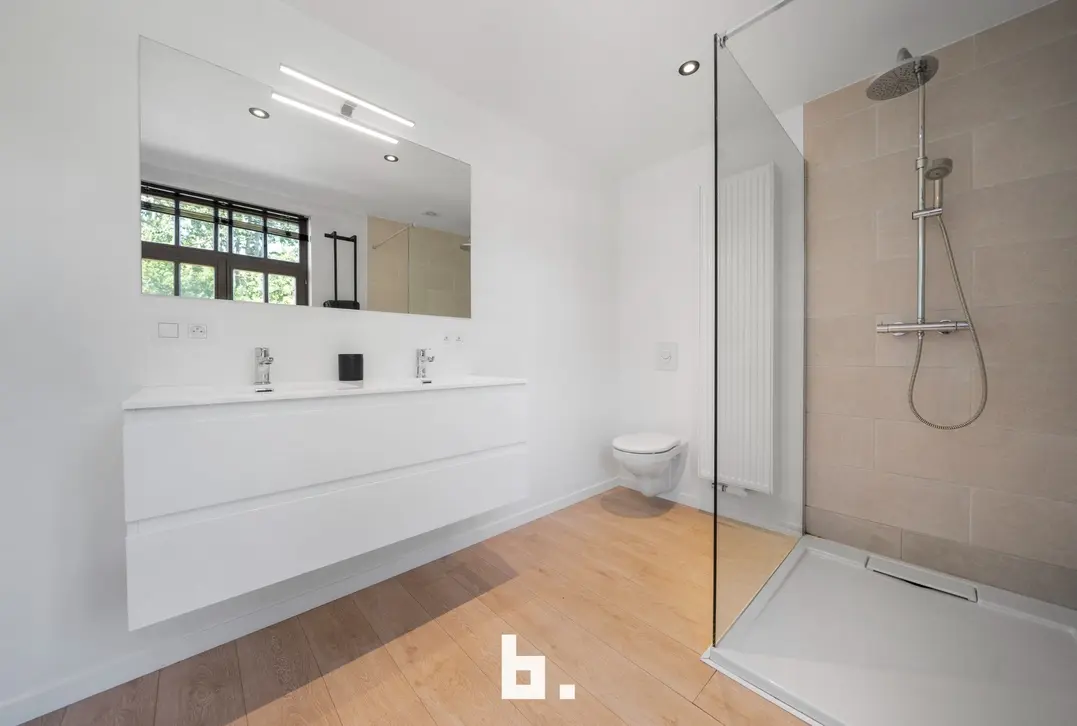 Perfect instapklare woning met gezellige tuin op uitstekende ligging - Sint-Kruis