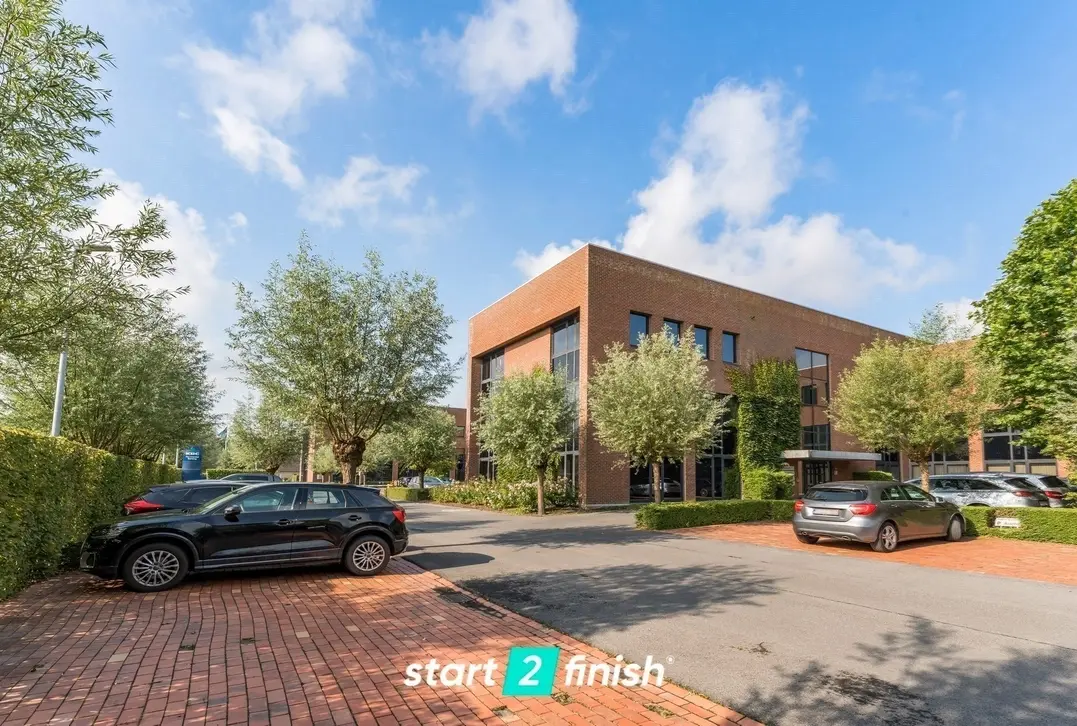 Ruim kantoor op centrale locatie - Roeselare