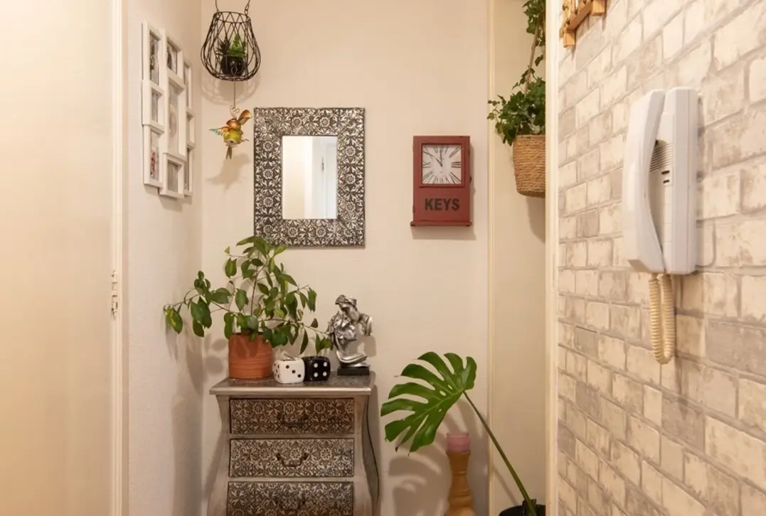 Opbrengsteigendom met drie 1 slaapkamer appartementen te centrum Oostende  - Oostende