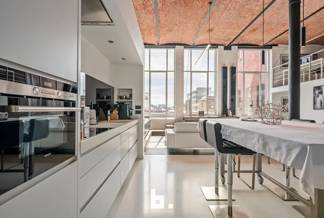 Exclusieve loft met industriële klasse nabij centrum Kortrijk - Spinnerijkaai 45  bus 119, 8500 Kortrijk - €545.000