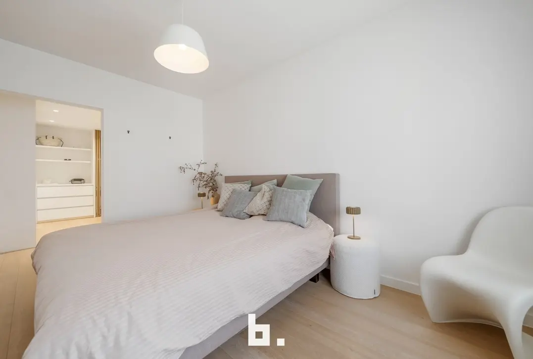 Stijlvolle gerenoveerde woning met 4 slaapkamers en garage op topligging! - Roeselare