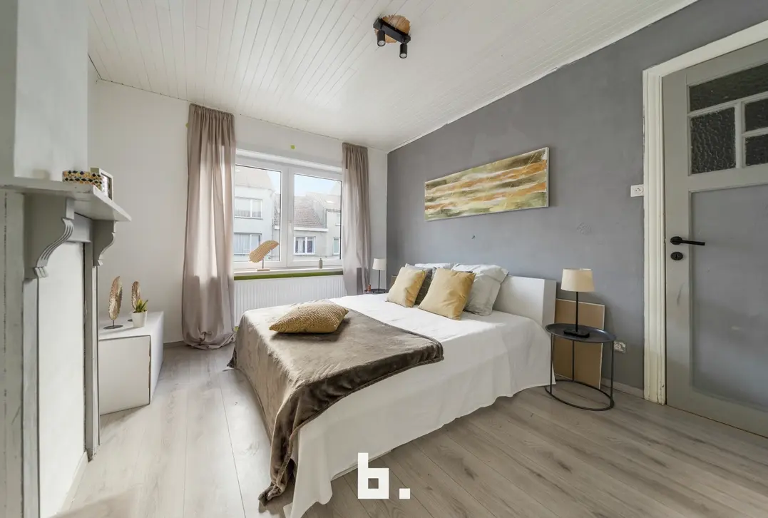 Oostende- Instapklare gezinswoning met 4 slaapkamers en koer  – EPC C & CONFORME ELEKTRICITEIT - Oostende