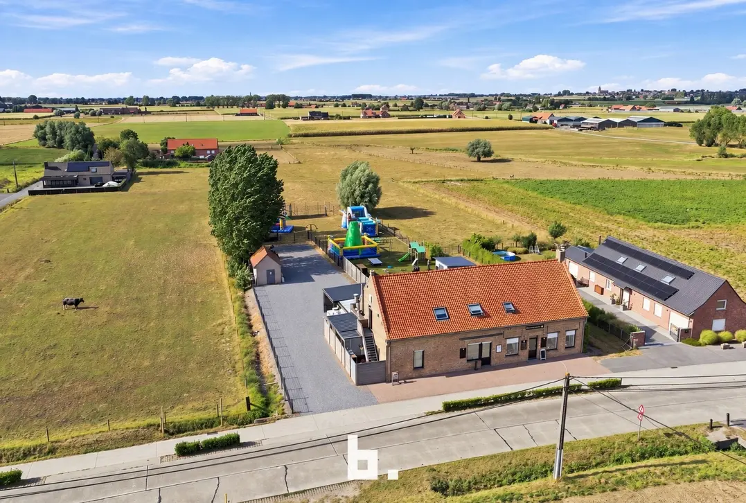 Karaktervolle horecazaak met ruim potentieel – veelzijdig restaurant, feestzaal, buitenruimte & parking - Houthulst