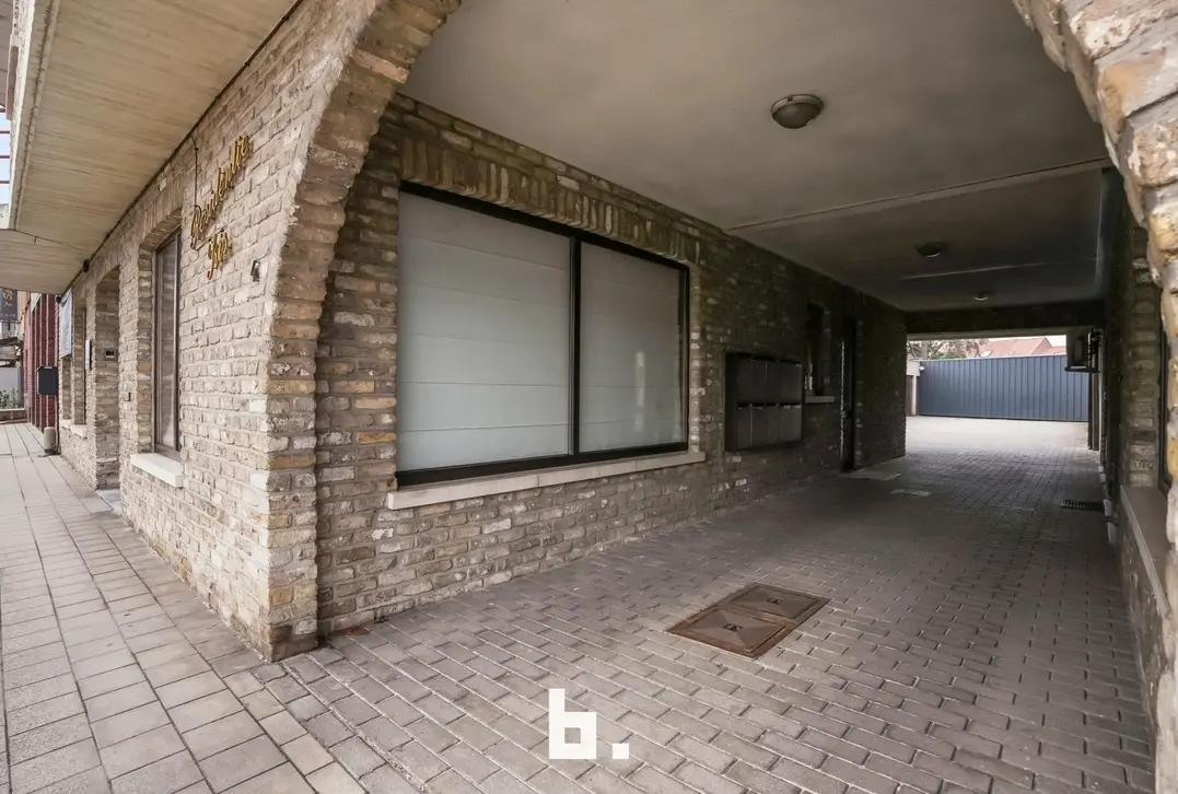 Instapklaar appartement met heel ruim terras op centrale ligging in Roeselare - Roeselare