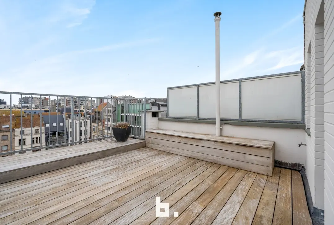 Lichtrijke 1-slaapkamer appartement penthouse en twee prachtige terrassen in hartje Oostende - Oostende